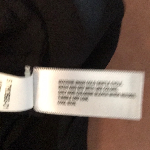 Lovely gap black tank with a fun neck tie - Picture 5 of 6